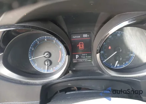 2014 Toyota Corolla S Plus z USA, uszkodzony, nr VIN 5YFBURHE2EP016862